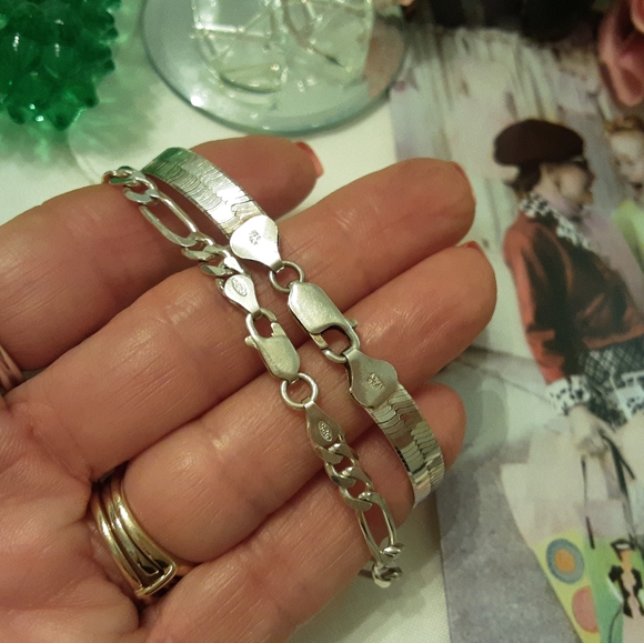 "LOT OF TWO" VTG. 925 ITALY STERLING SILVER BRACELETS, 5MM HERRINGBONE & FIGARO - Picture 3 of 16